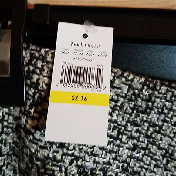 Van Heusen Skirt 16 lined side zipper - Picture 2 of 5